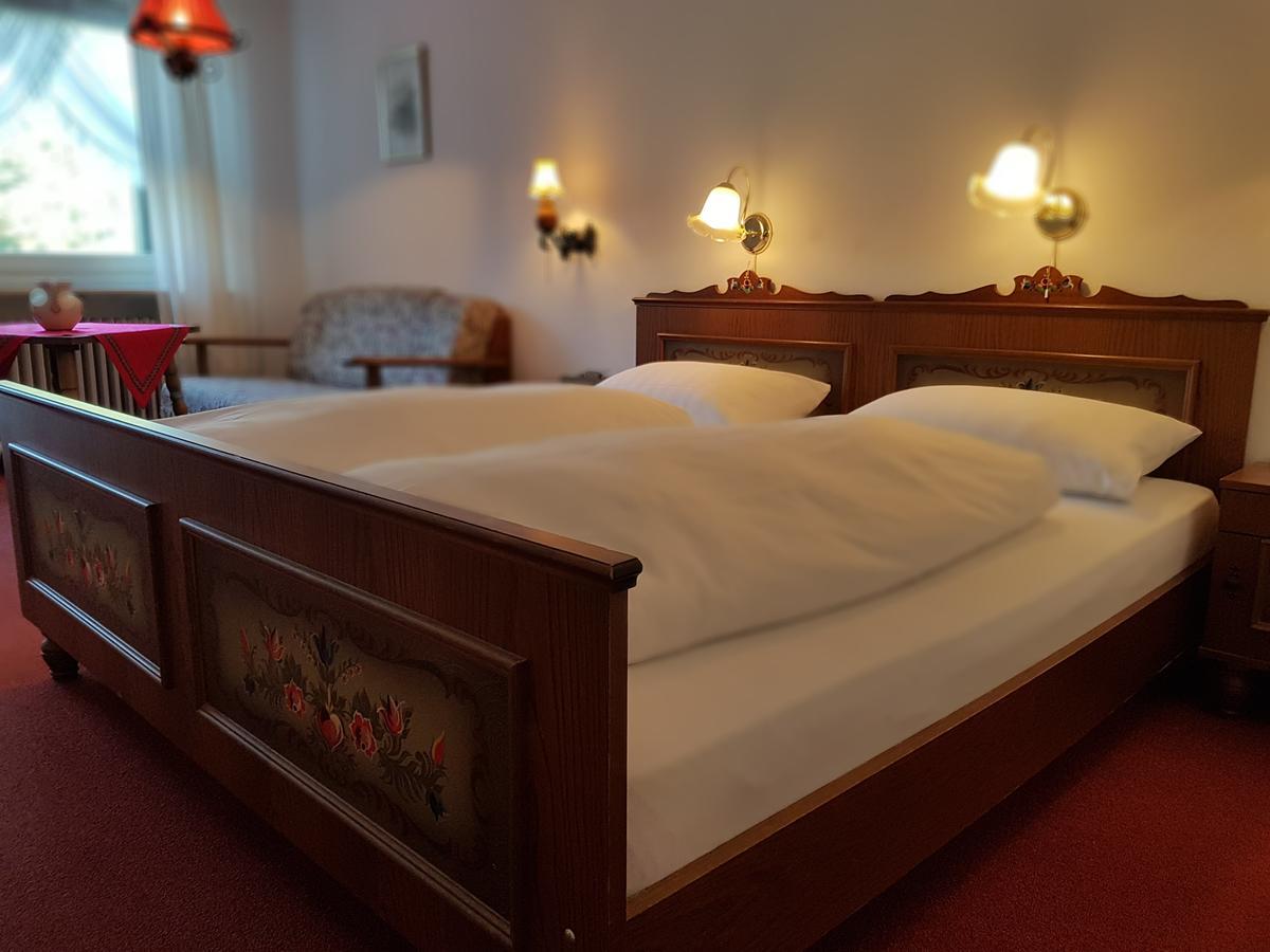 Hotel Landhaus Sonnenhof トートナウ エクステリア 写真